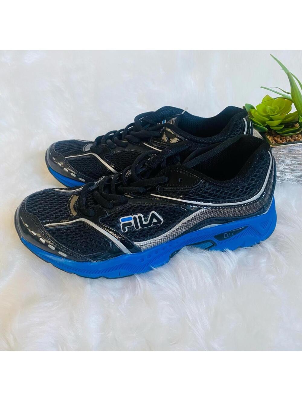 FILA Woman's Black and Blue Athletic Sneakers Size 7.5
